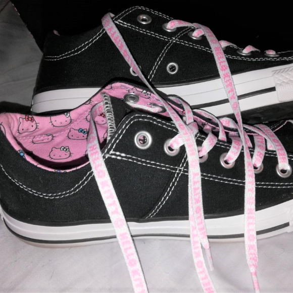 Converse Shoes - Hello Kitty x CTAS sneaker NIB *last chance"